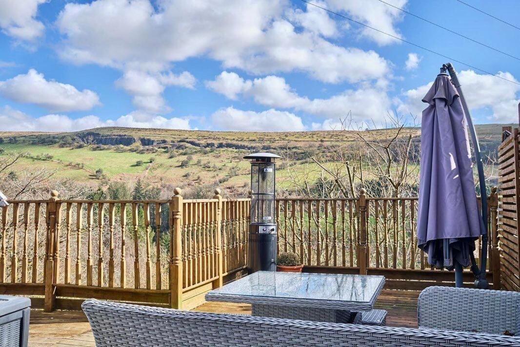 1 - Ein Trysor Cudd - Outdoor Bathtub - Incredible Views Villa Pont Sticill Екстериор снимка