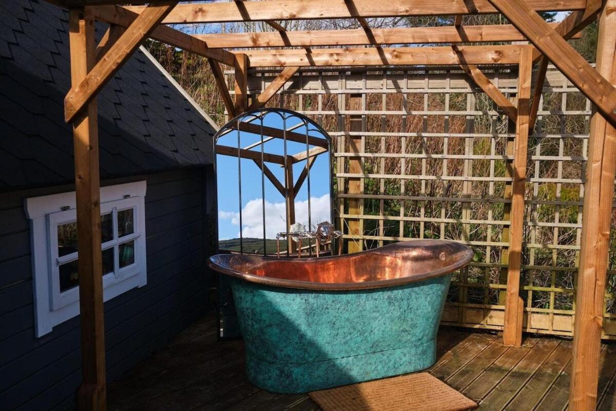 1 - Ein Trysor Cudd - Outdoor Bathtub - Incredible Views Villa Pont Sticill Екстериор снимка